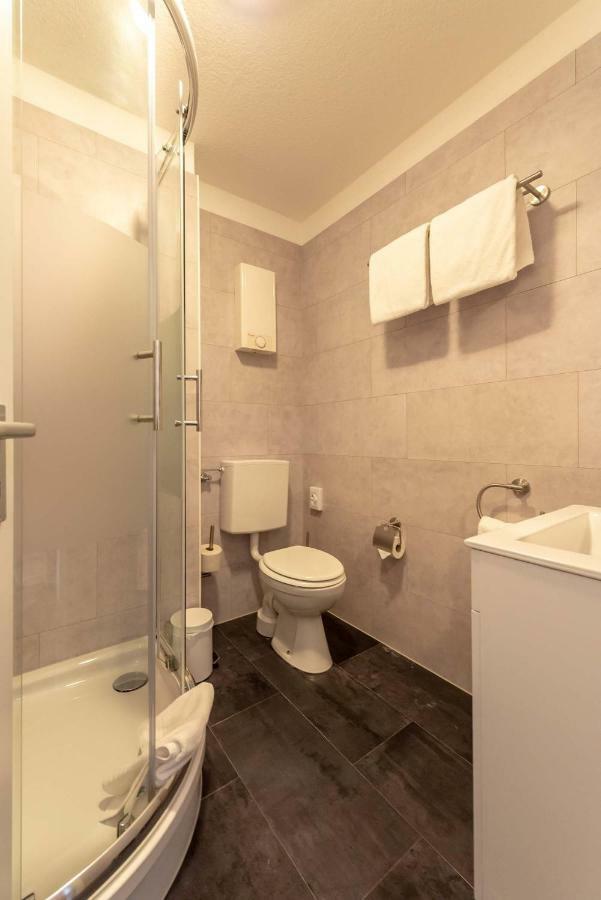 Boardinghouse Burgpark 호텔 Hürth 외부 사진